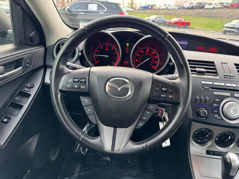 Mazda Mazda3 Sedan Vehicle Image 12