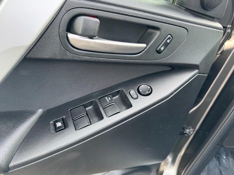 Mazda Mazda3 Sedan Vehicle Image 15