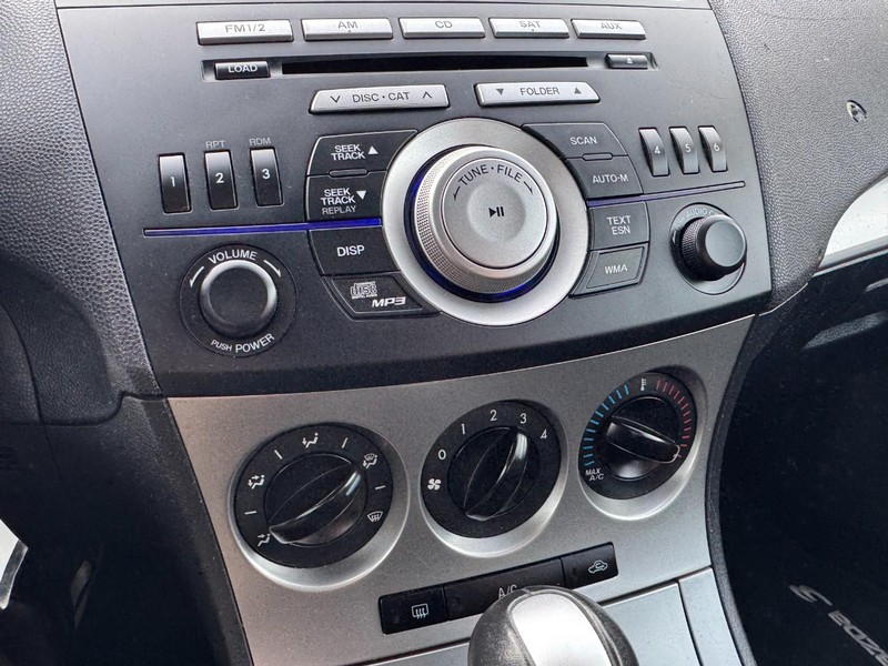 Mazda Mazda3 Sedan Vehicle Image 18