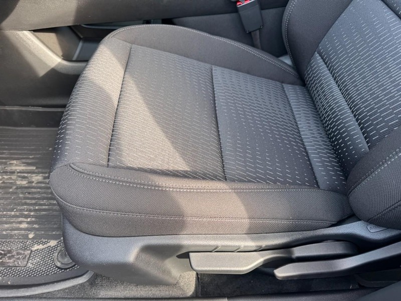 Chevrolet Equinox Vehicle Image 09