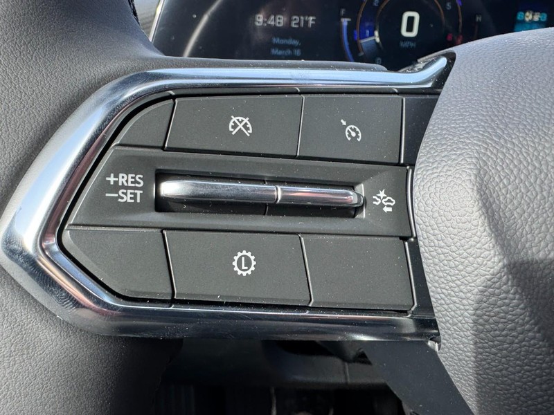 Chevrolet Equinox Vehicle Image 11