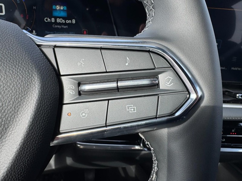 Chevrolet Equinox Vehicle Image 12