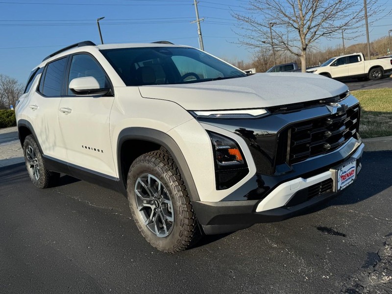 Chevrolet Equinox Vehicle Image 02