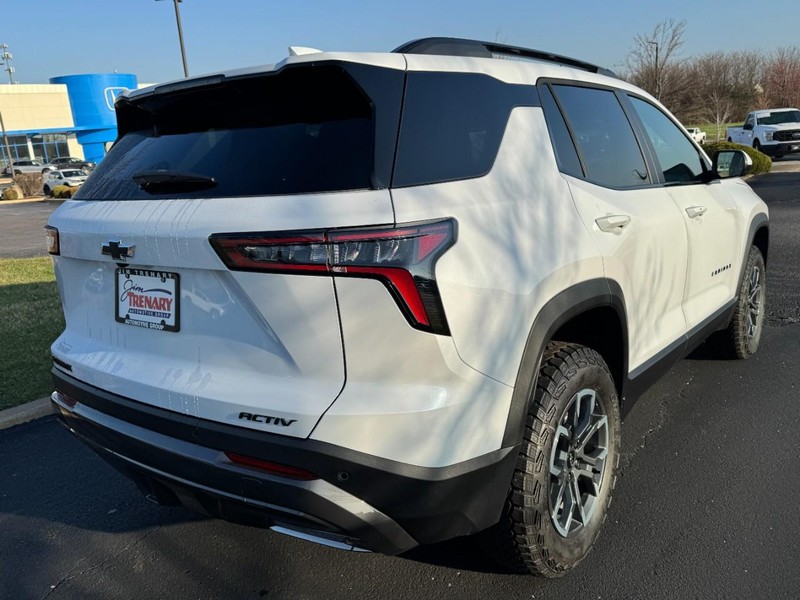 Chevrolet Equinox Vehicle Image 03