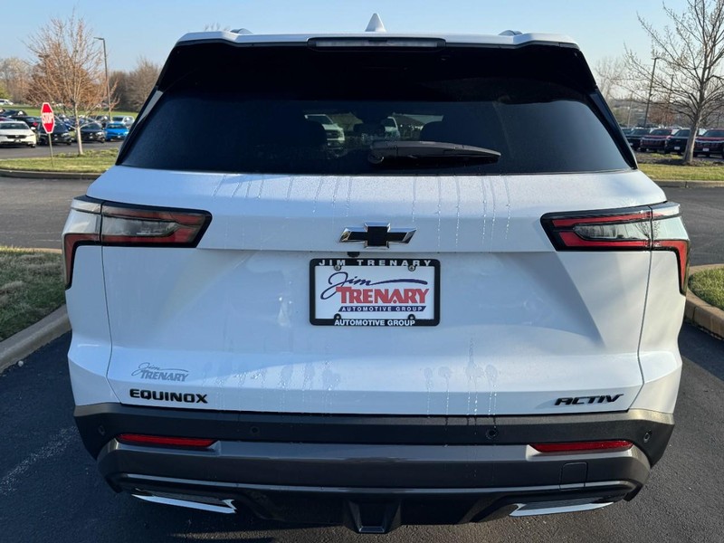 Chevrolet Equinox Vehicle Image 04
