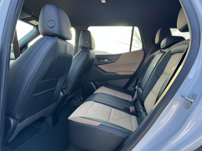 Chevrolet Equinox Vehicle Image 07