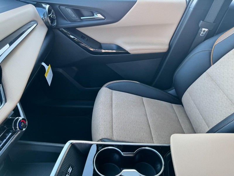 Chevrolet Equinox Vehicle Image 08