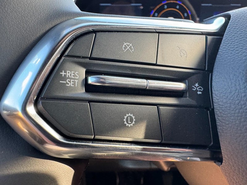 Chevrolet Equinox Vehicle Image 11