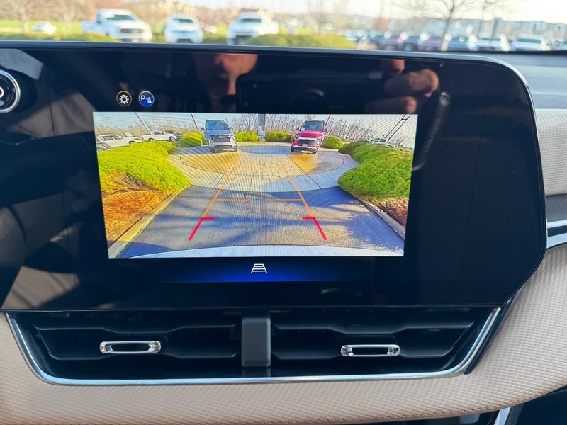 Chevrolet Equinox Vehicle Image 16