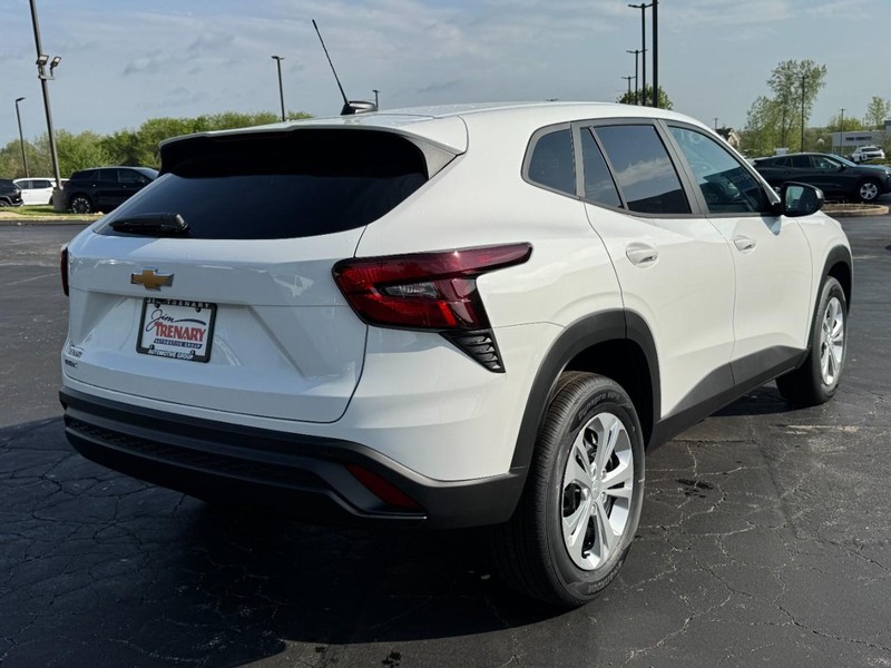 Chevrolet Trax Vehicle Image 03