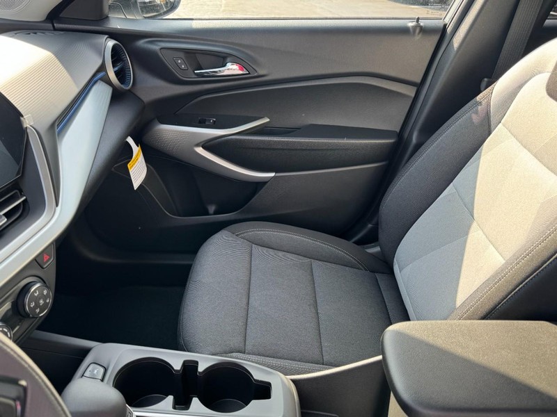 Chevrolet Trax Vehicle Image 08