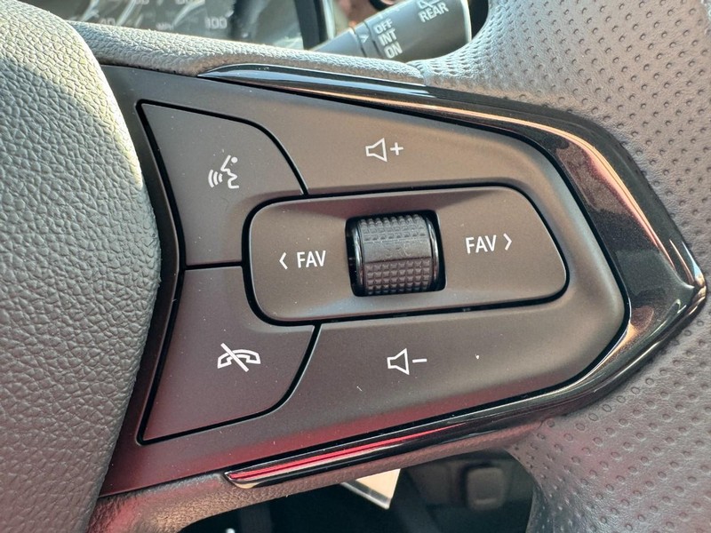 Chevrolet Trax Vehicle Image 12