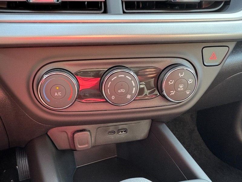 Chevrolet Trax Vehicle Image 13