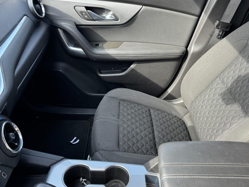 Chevrolet Blazer Vehicle Image 12