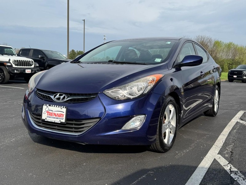 Hyundai Elantra Vehicle Image 08