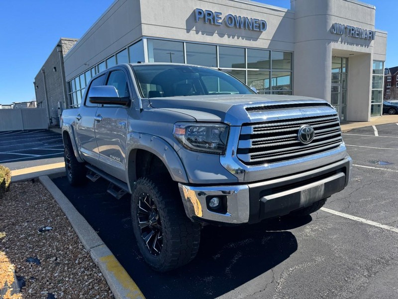 Toyota Tundra 4WD Vehicle Image 03