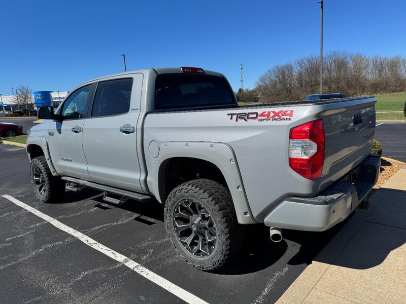 Toyota Tundra 4WD Vehicle Image 04