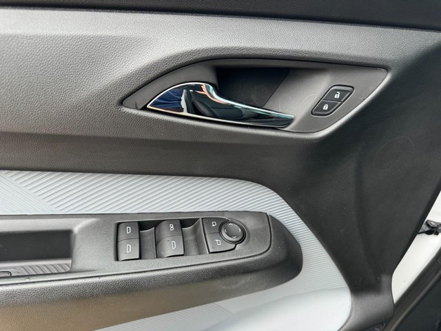 2027 Chevrolet Bolt RS - Photo 8