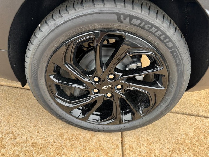 Chevrolet Bolt Vehicle Image 06