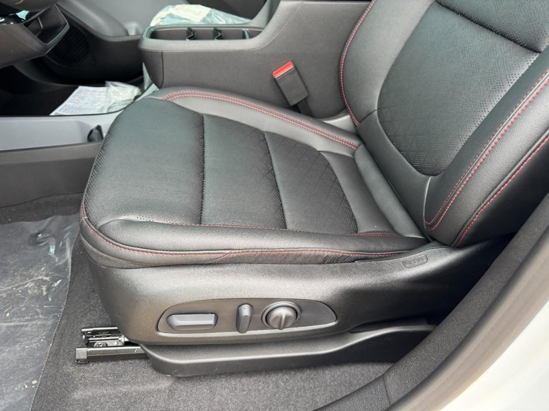 Chevrolet Bolt Vehicle Image 08