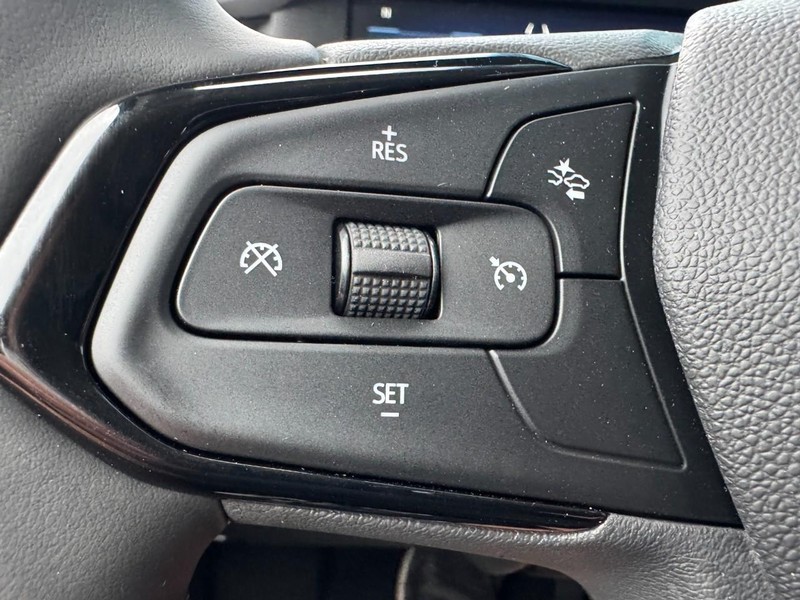 Chevrolet Bolt Vehicle Image 11