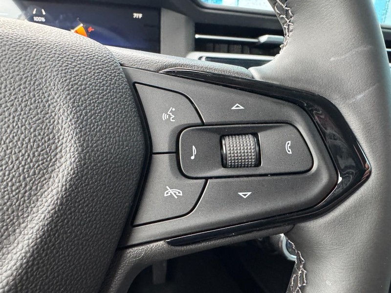 Chevrolet Bolt Vehicle Image 12