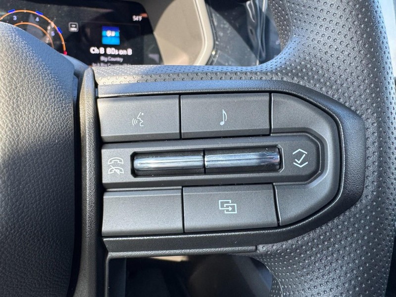 Chevrolet Colorado Vehicle Image 11