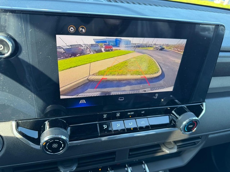 Chevrolet Colorado Vehicle Image 14