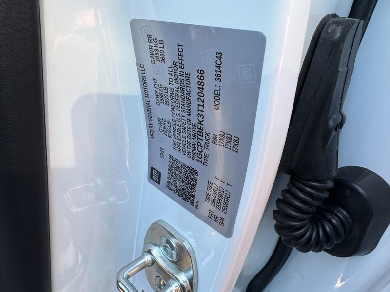 Chevrolet Colorado Vehicle Image 16