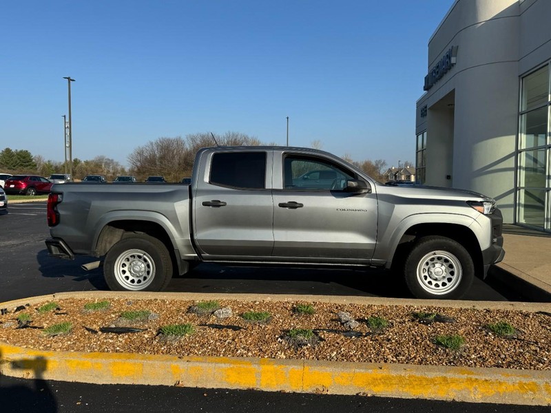 Chevrolet Colorado Vehicle Image 02