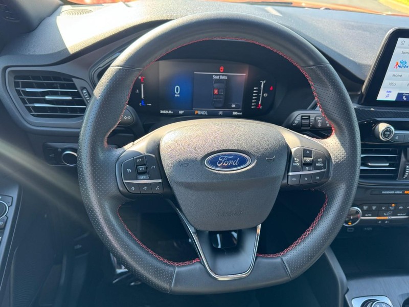 Ford Escape Vehicle Image 12