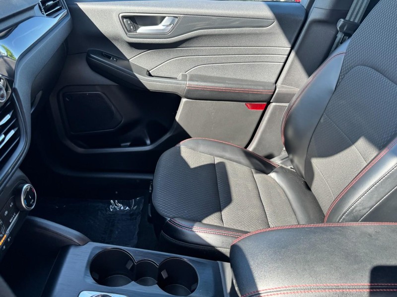 Ford Escape Vehicle Image 13