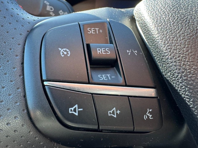 Ford Escape Vehicle Image 16