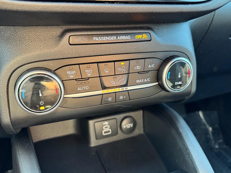 Ford Escape Vehicle Image 18