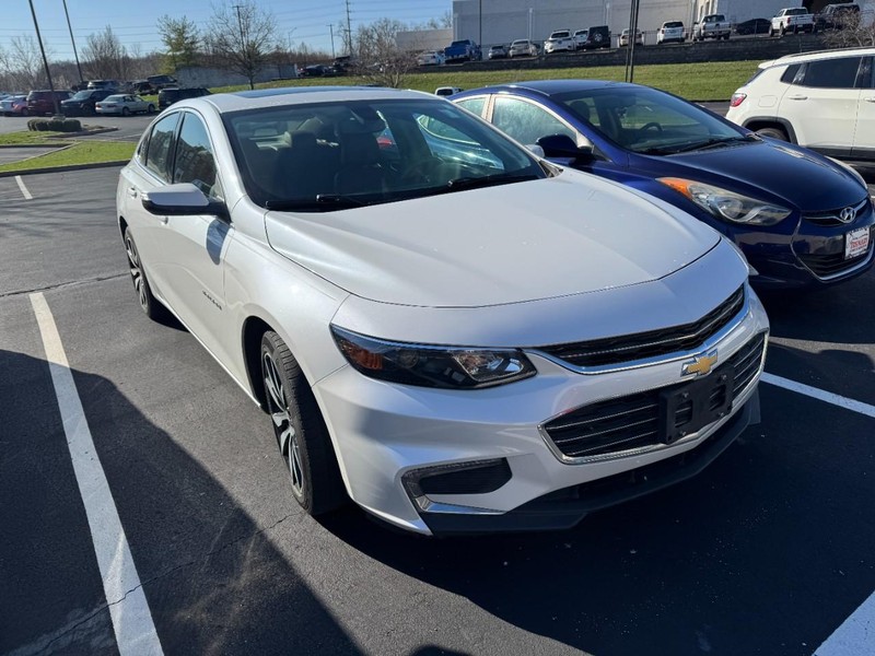 Chevrolet Malibu Vehicle Image 03