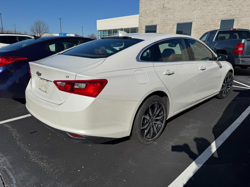 Chevrolet Malibu Vehicle Image 04