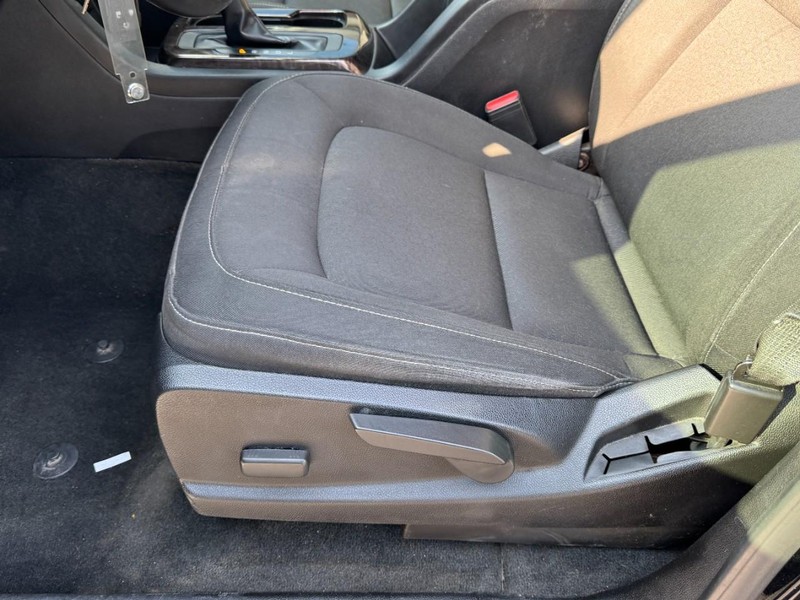 GMC Canyon Vehicle Image 14