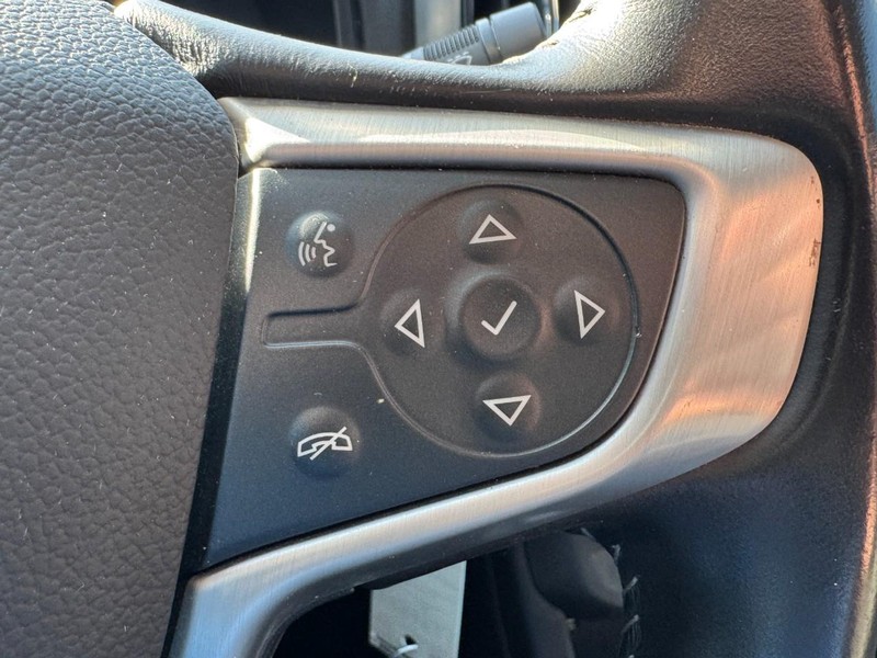 GMC Canyon Vehicle Image 17