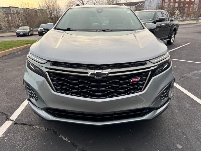 Chevrolet Equinox Vehicle Image 02