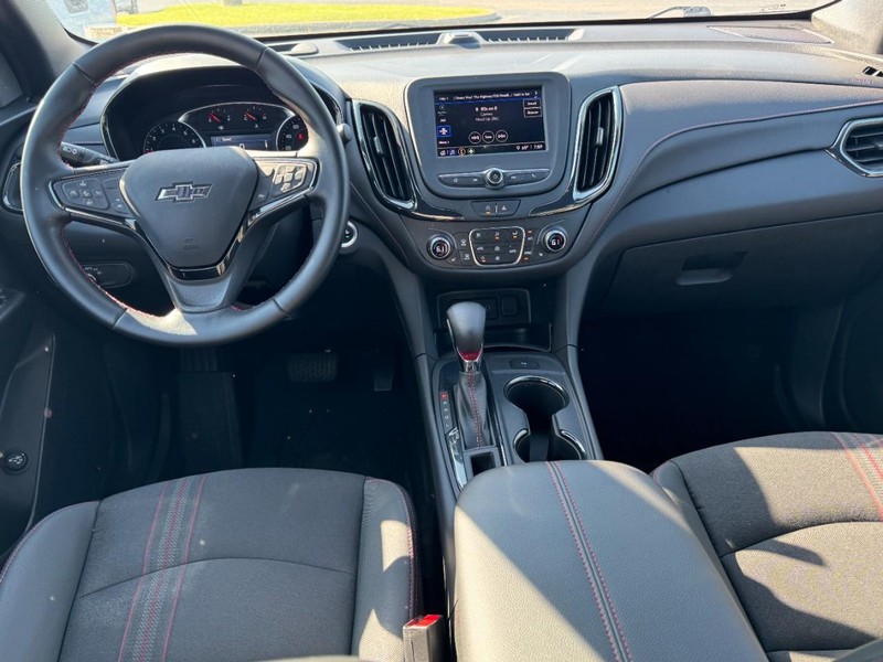 Chevrolet Equinox Vehicle Image 11