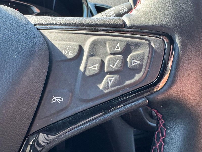 Chevrolet Equinox Vehicle Image 17