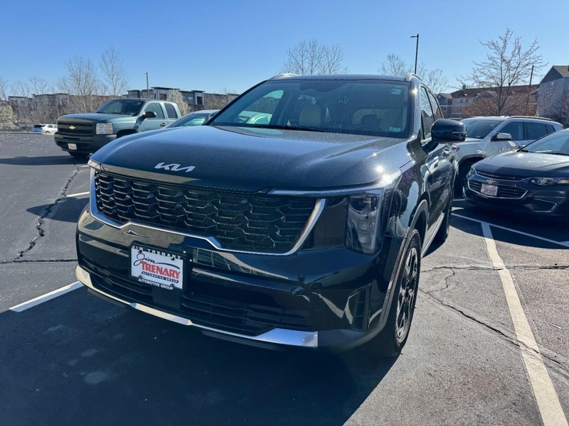 Kia Sorento Vehicle Image 02