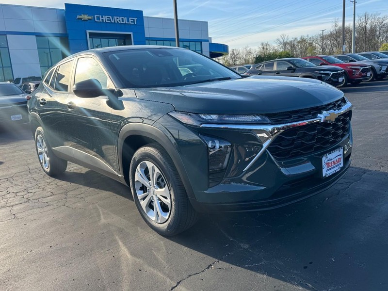 Chevrolet Trax Vehicle Image 02