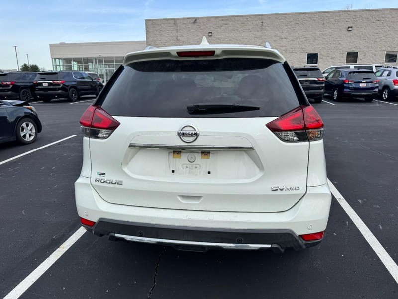 Nissan Rogue Vehicle Image 05