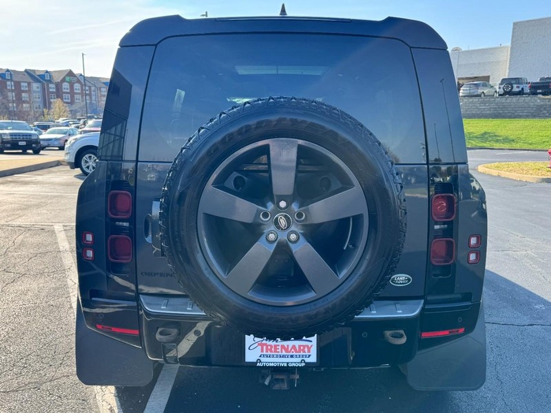 Land Rover Defender Vehicle Image 04