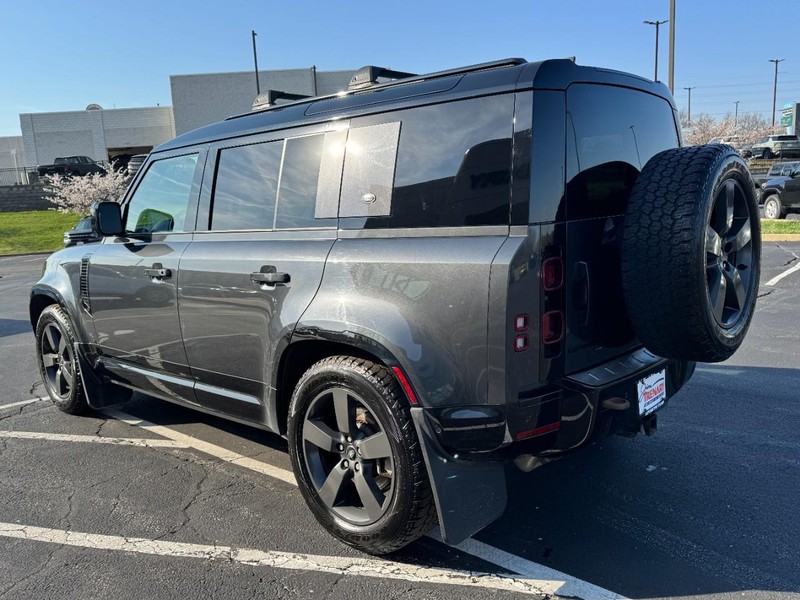 Land Rover Defender Vehicle Image 05
