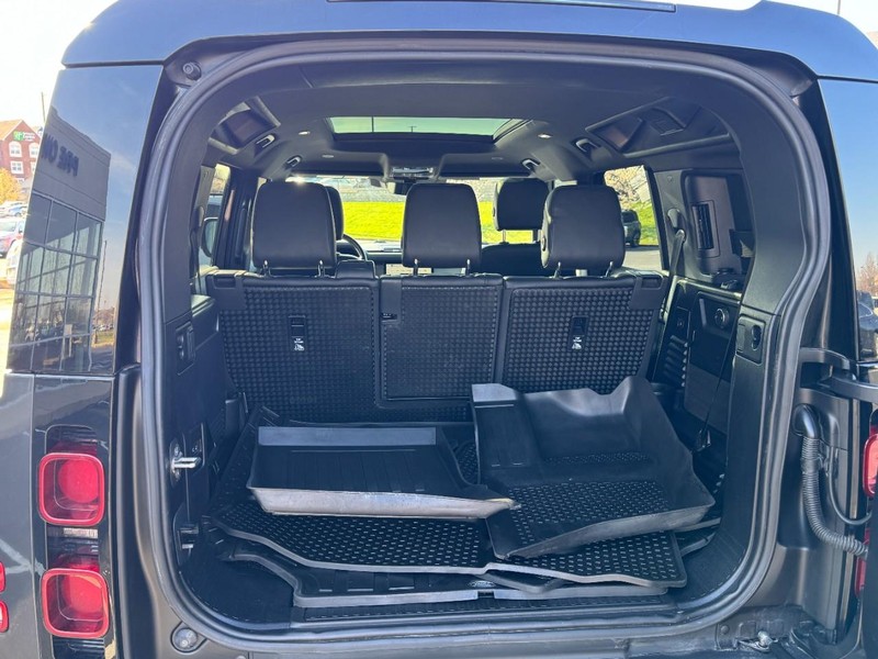 Land Rover Defender Vehicle Image 06