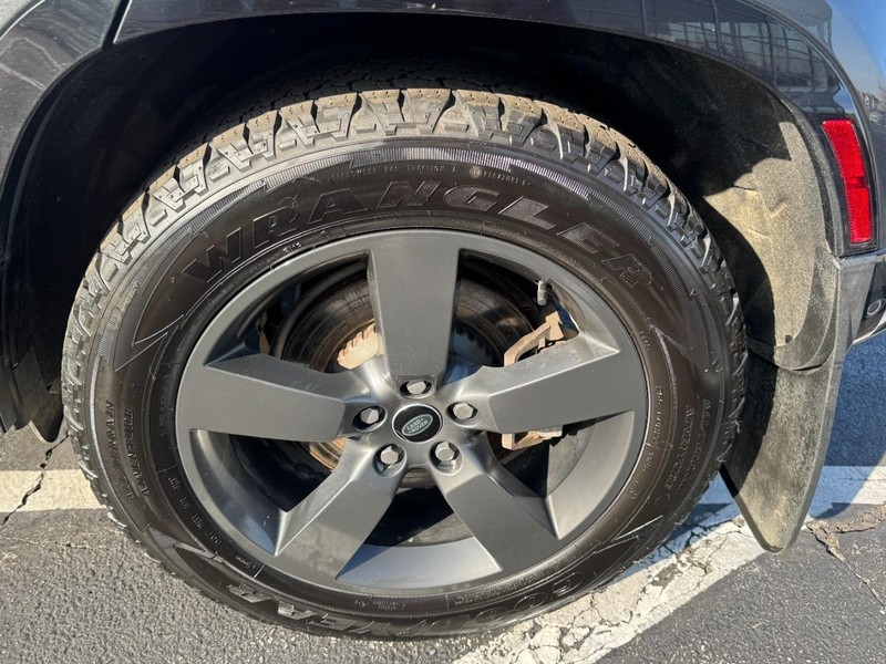 Land Rover Defender Vehicle Image 07