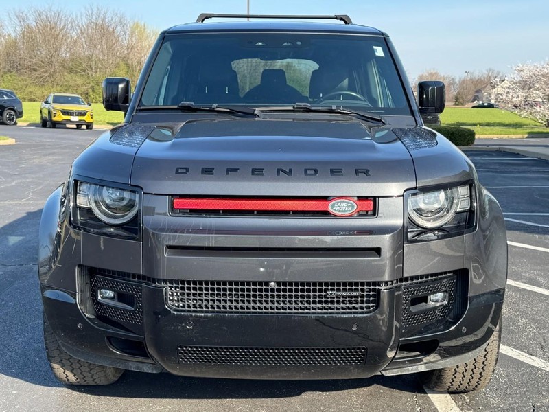 Land Rover Defender Vehicle Image 09