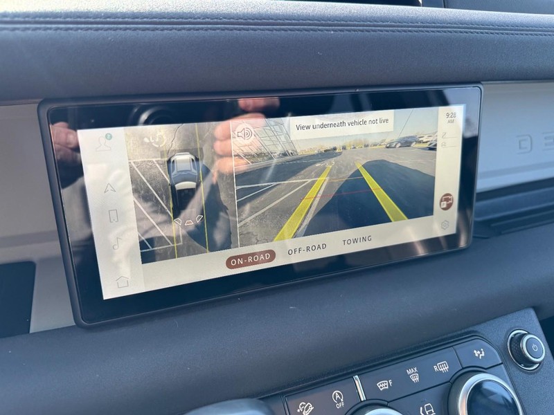 Land Rover Defender Vehicle Image 23